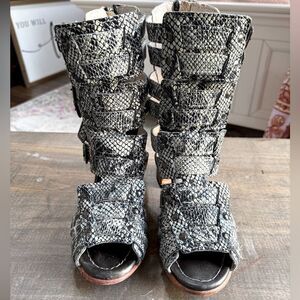 FREEBIRD Zane in Green Snake Multi